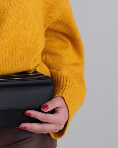 Elegante pochette a tracolla